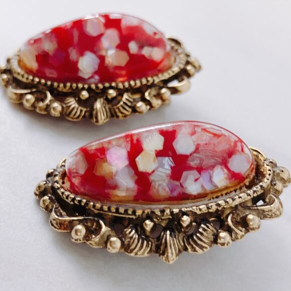1960s Confetti Lucite Clip Earrings Red White Gold Tone Mid Century Jewelry - Picture 3 of 8